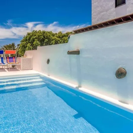 Arcelia Villa *